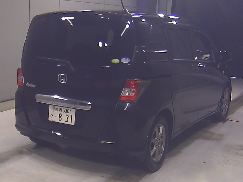 HONDA FREED SPIKE