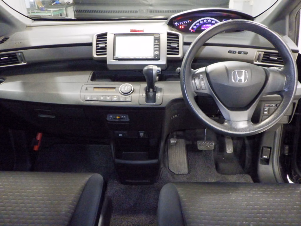 HONDA FREED SPIKE