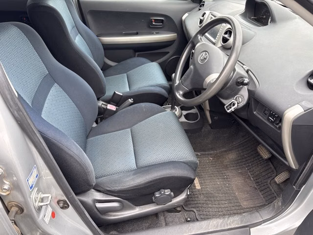 TOYOTA IST