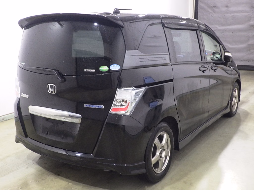 HONDA FREED SPIKE