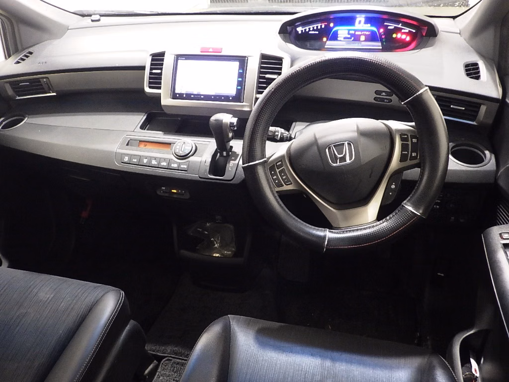 HONDA FREED SPIKE
