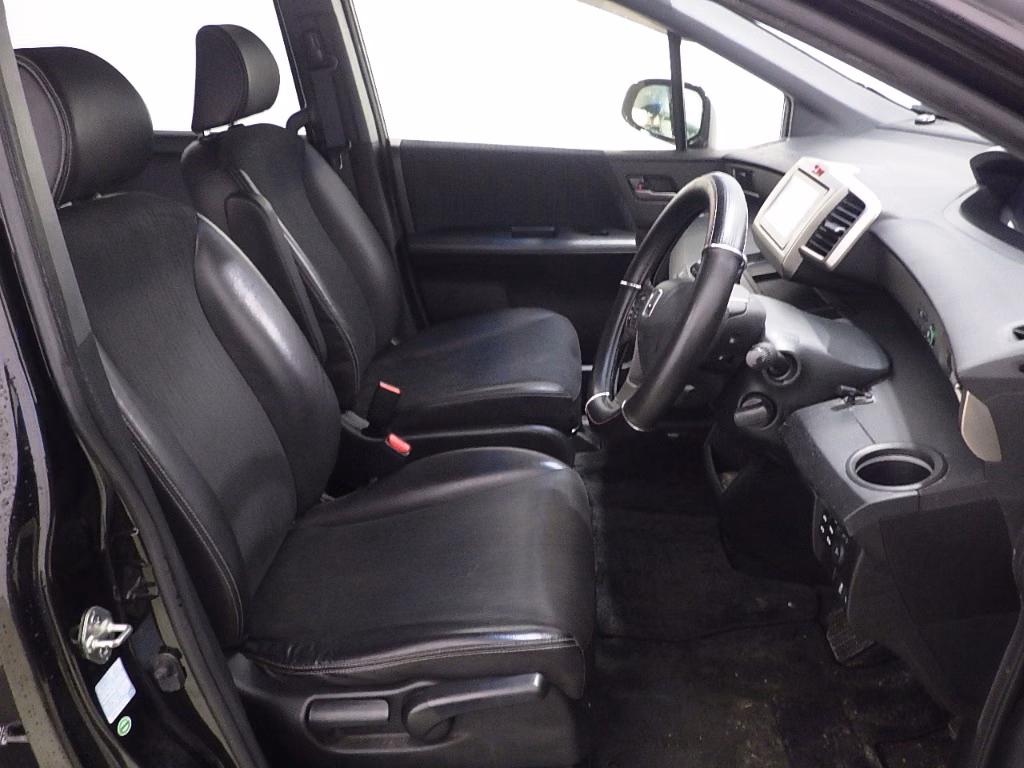 HONDA FREED SPIKE