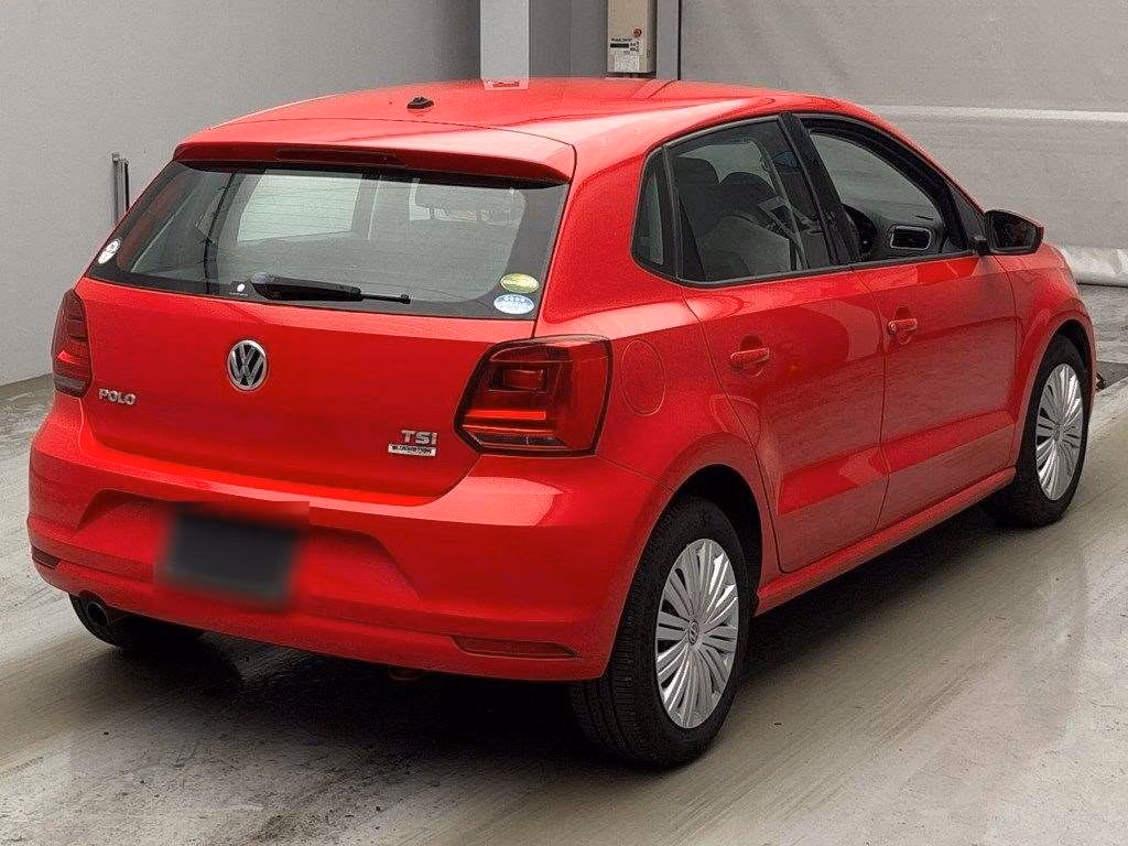 VOLKSWAGEN POLO