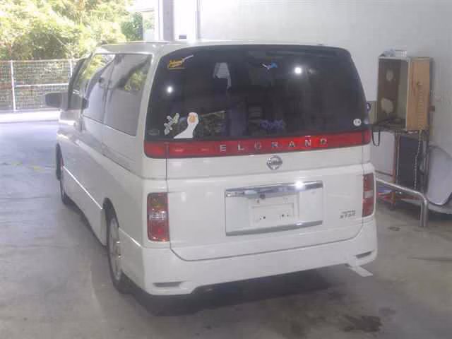 NISSAN ELGRAND