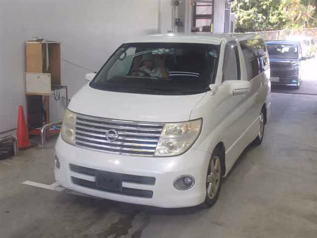 NISSAN ELGRAND