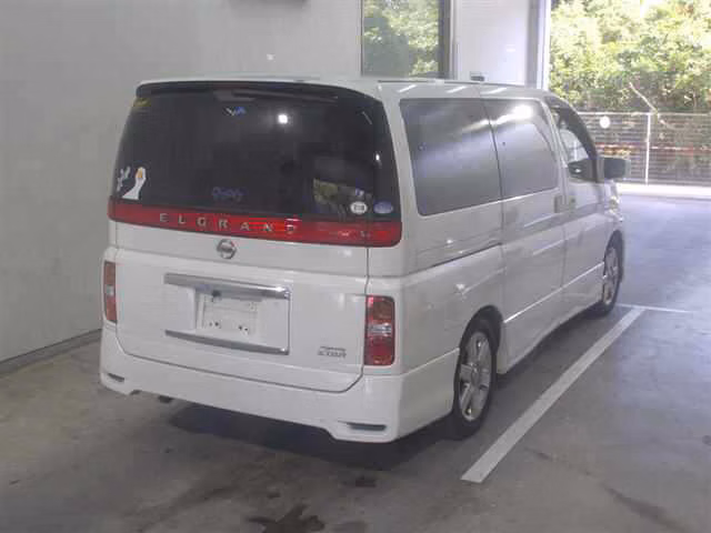 NISSAN ELGRAND