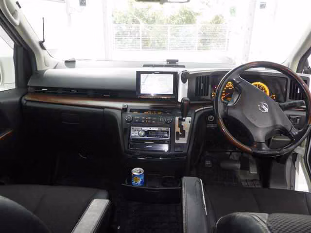 NISSAN ELGRAND