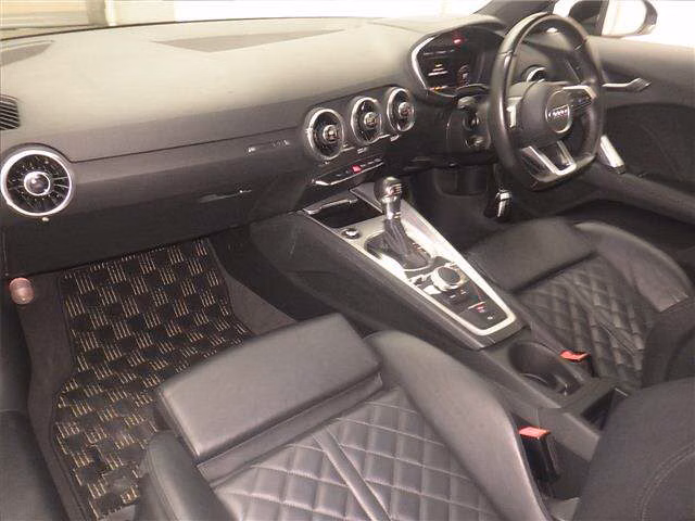 AUDI TT