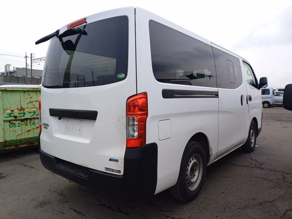 NISSAN NV350 CARAVAN