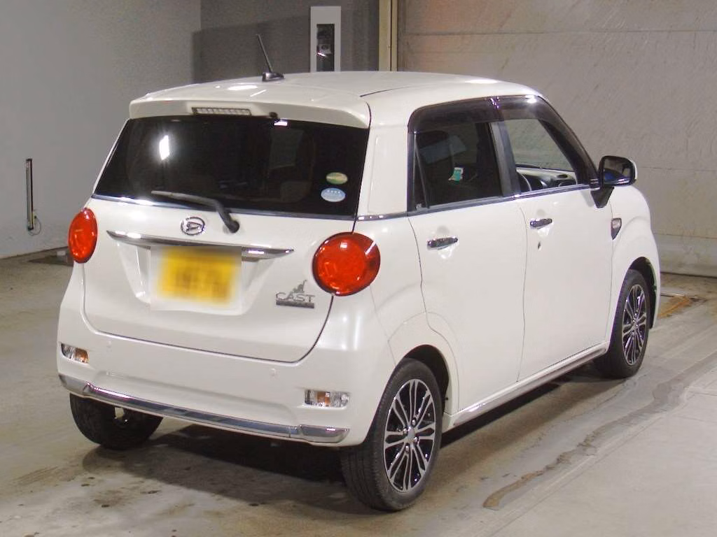 DAIHATSU CAST
