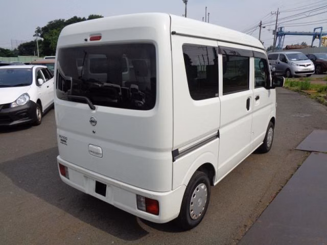 NISSAN NV100 CLIPPER