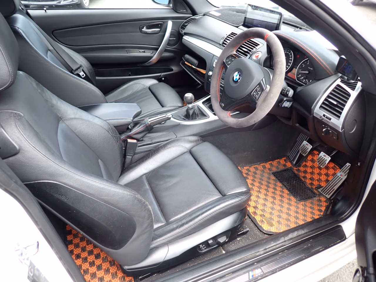 BMW 1-SERIES