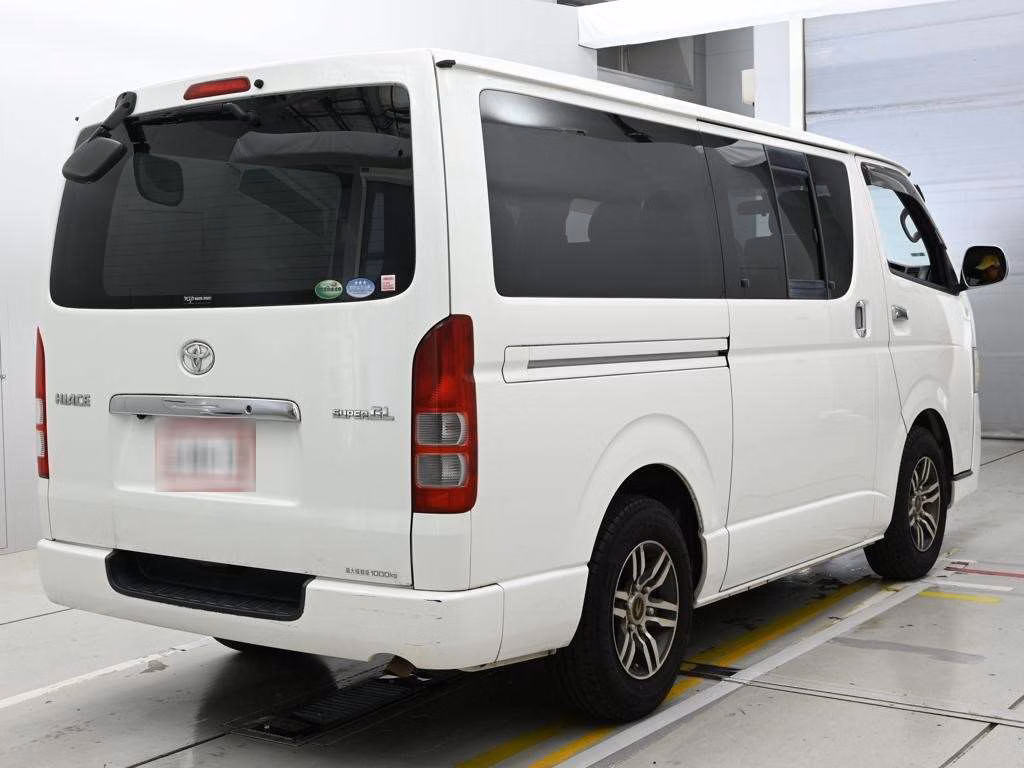TOYOTA REGIUS ACE