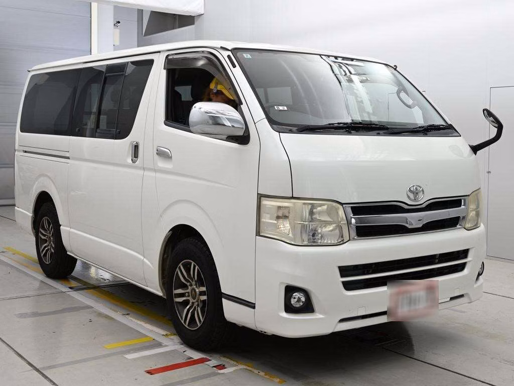 TOYOTA REGIUS ACE