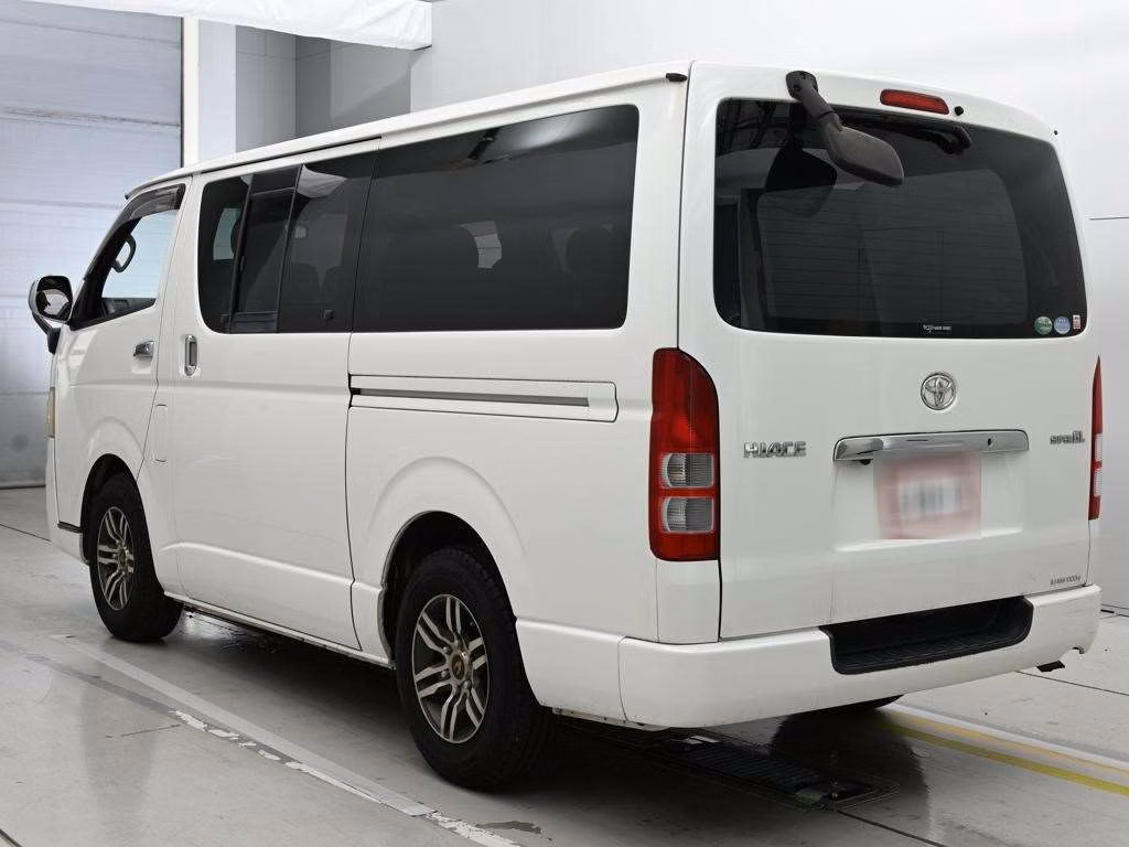 TOYOTA REGIUS ACE