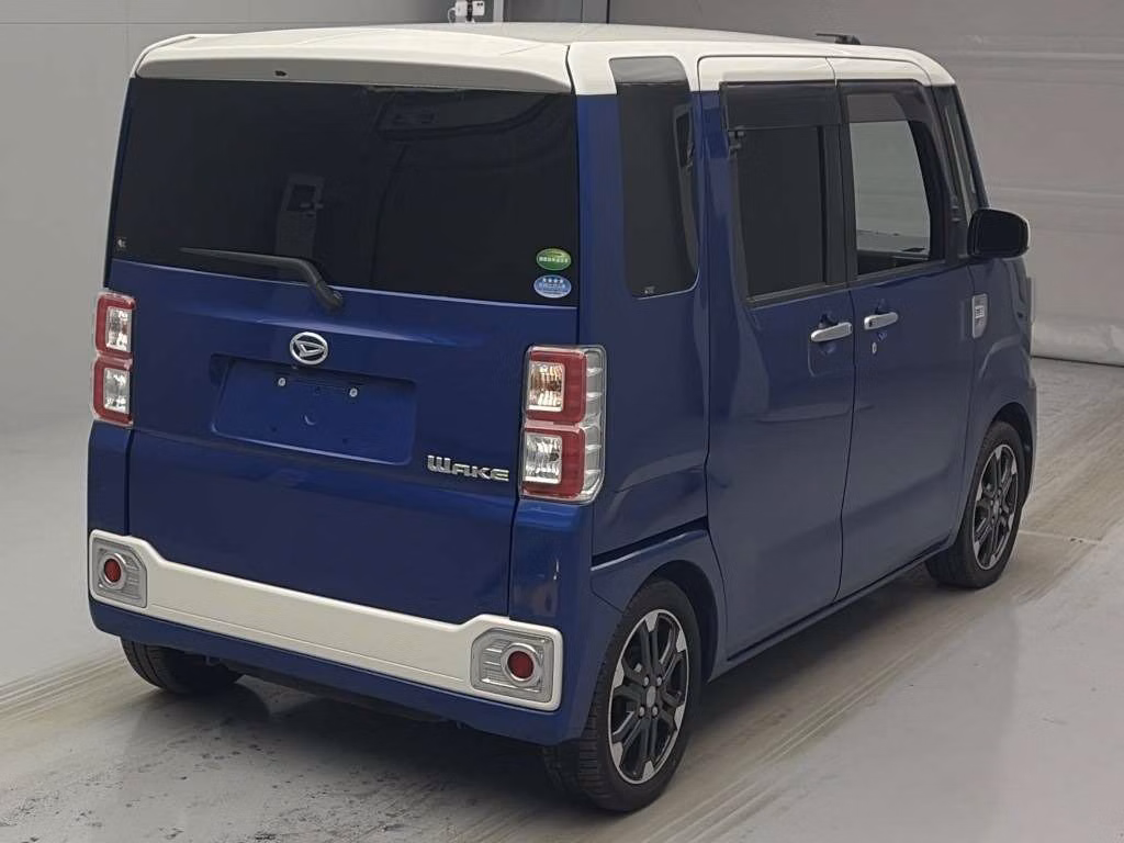 DAIHATSU WAKE