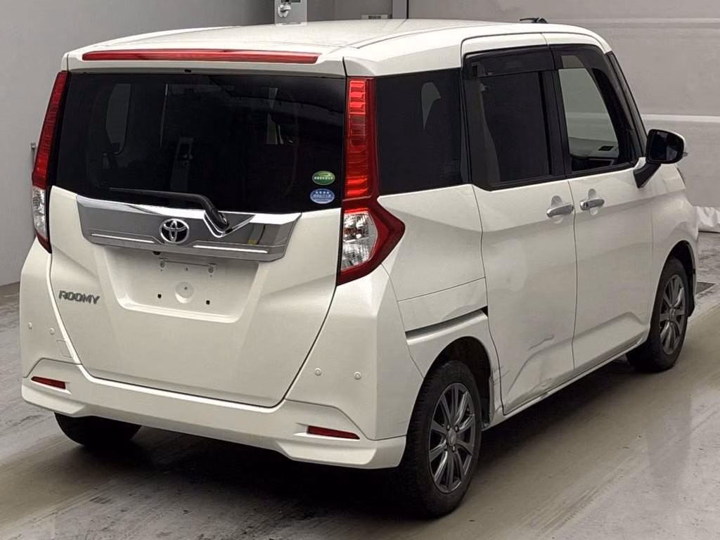 TOYOTA ROOMY