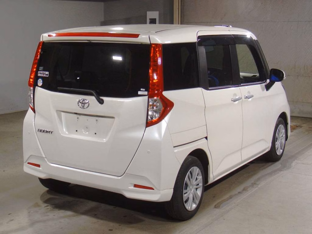TOYOTA ROOMY