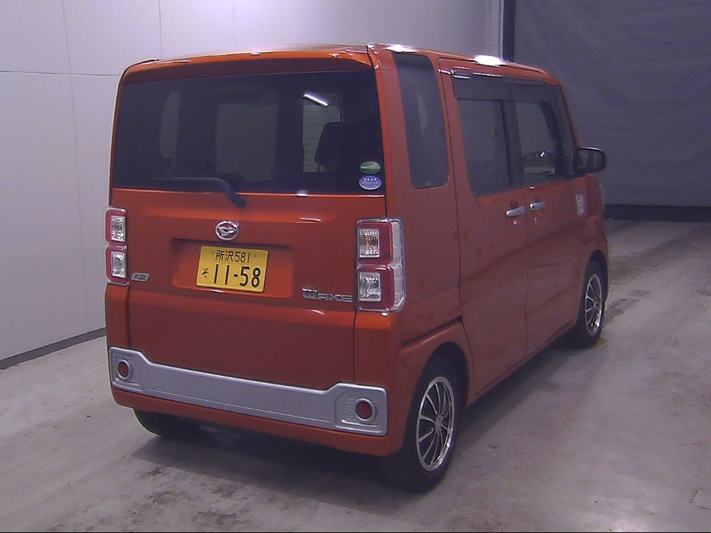 DAIHATSU WAKE