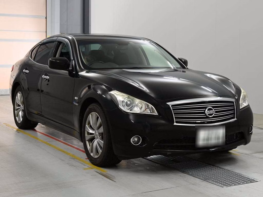 NISSAN FUGA