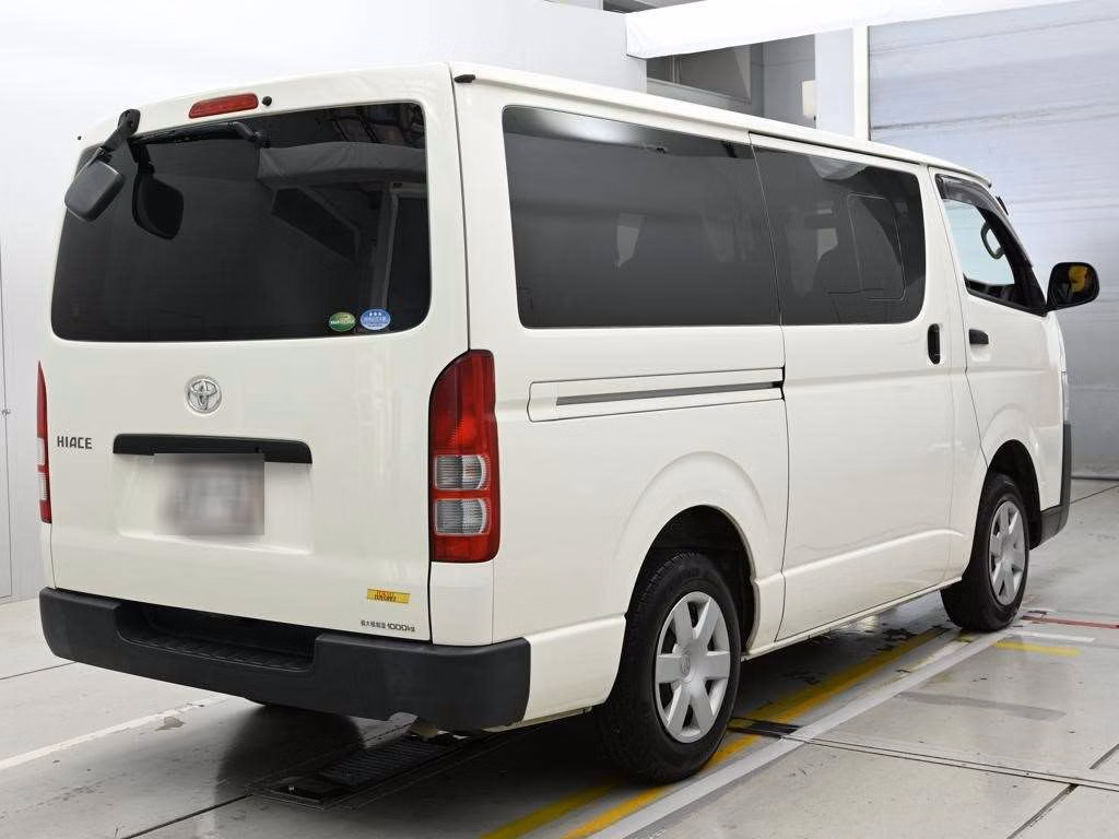 TOYOTA REGIUS ACE