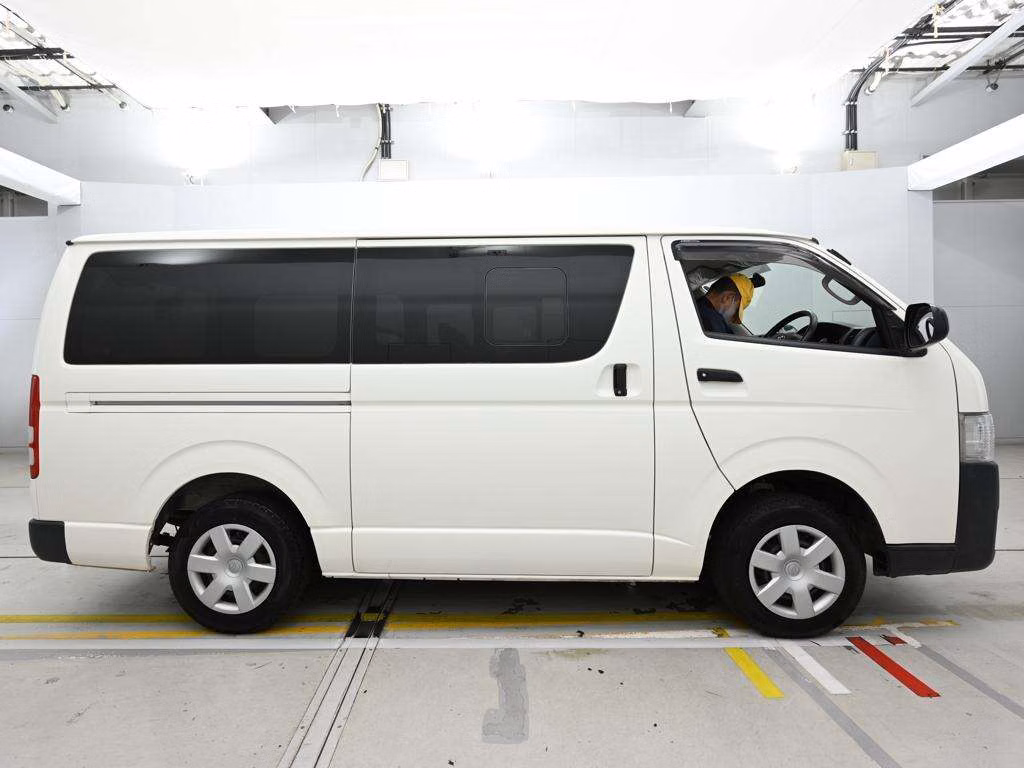 TOYOTA REGIUS ACE