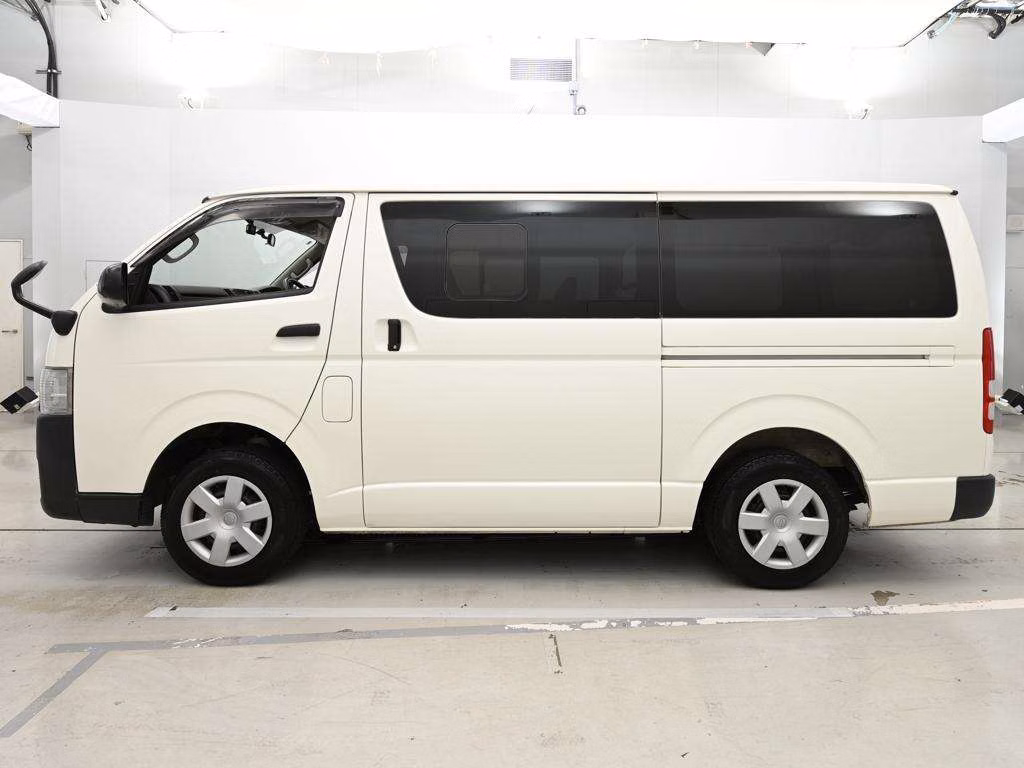 TOYOTA REGIUS ACE