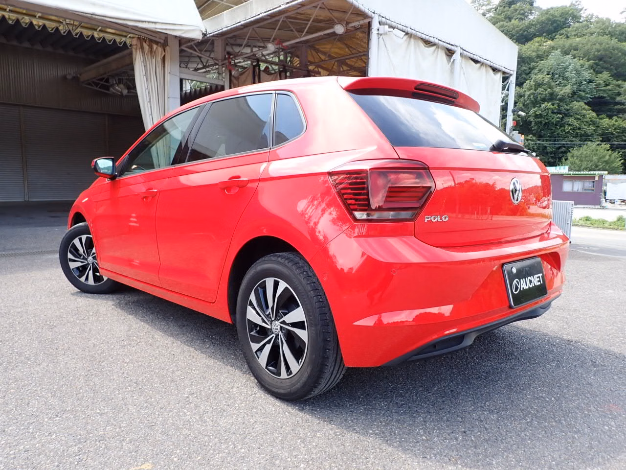 VOLKSWAGEN POLO