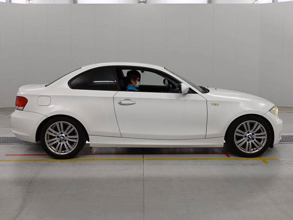 BMW 1-SERIES