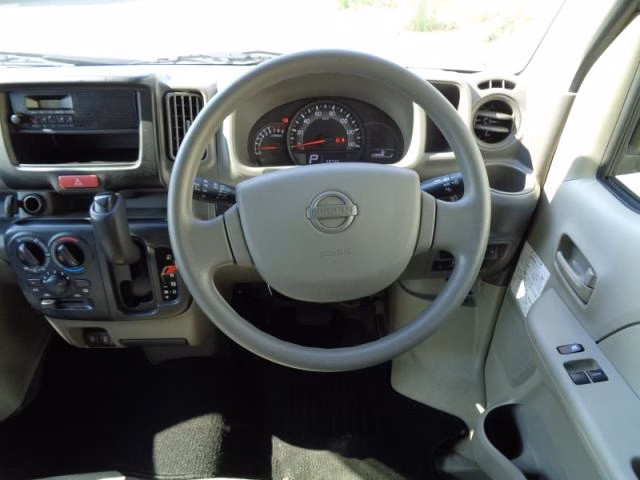 NISSAN NV100 CLIPPER