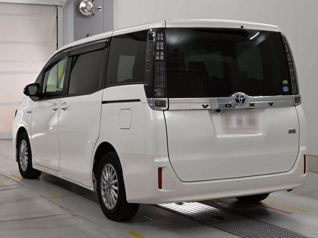TOYOTA VOXY