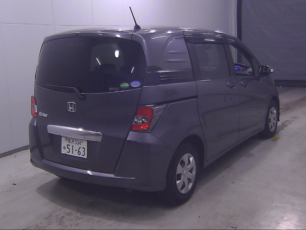HONDA FREED SPIKE