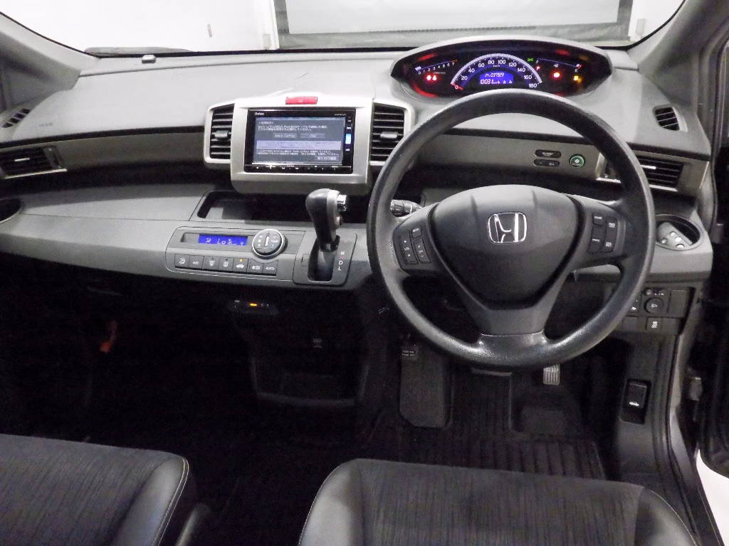 HONDA FREED SPIKE