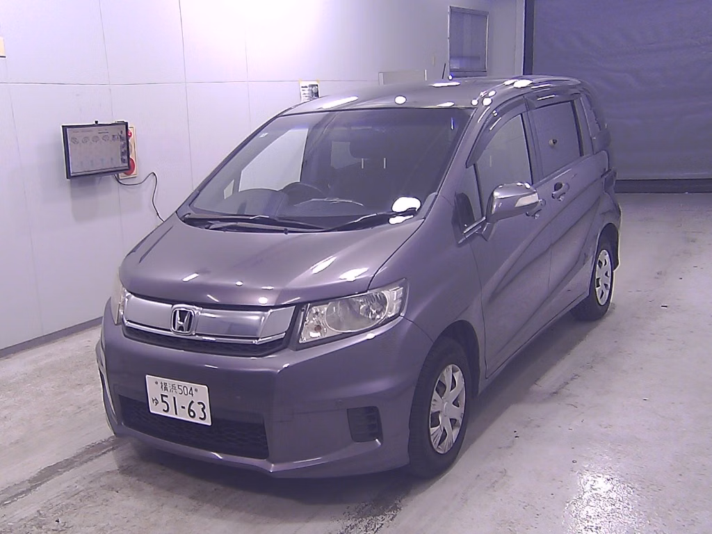 HONDA FREED SPIKE