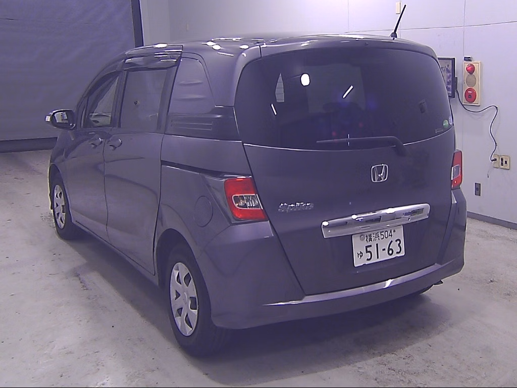 HONDA FREED SPIKE