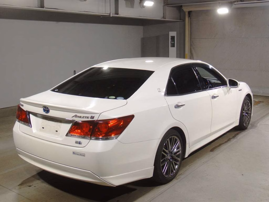 TOYOTA CROWN
