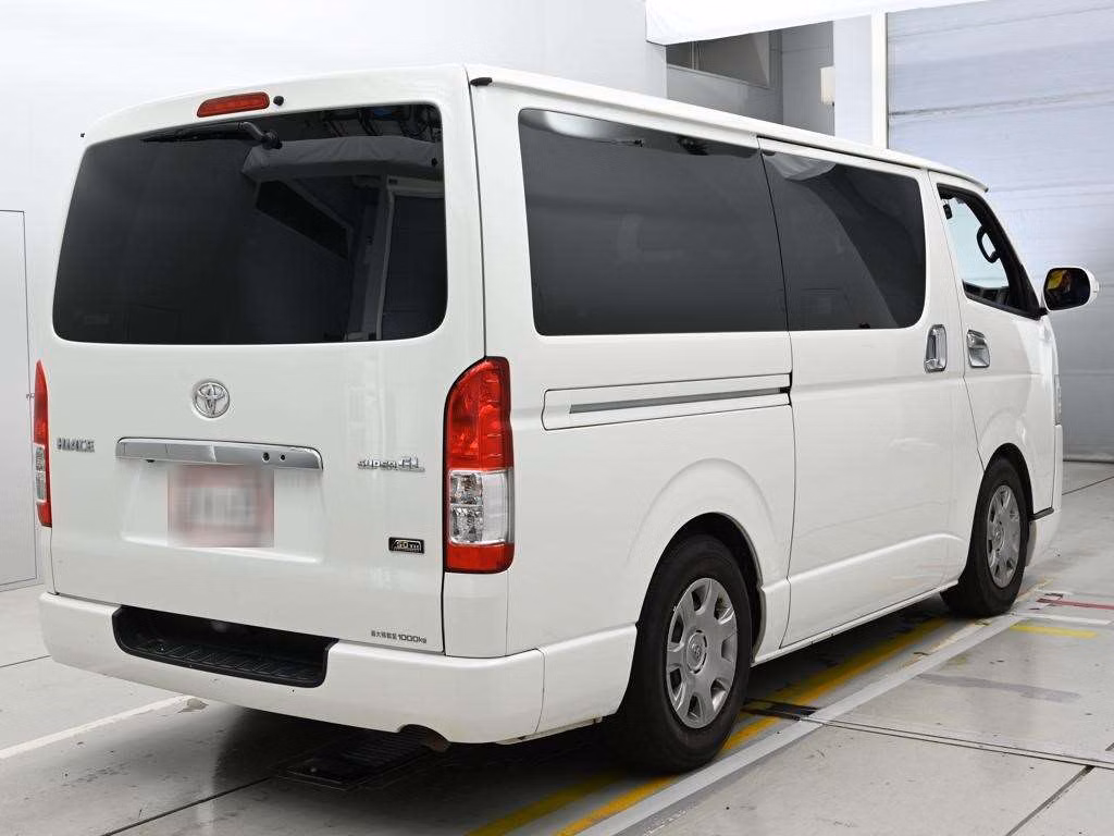TOYOTA REGIUS ACE