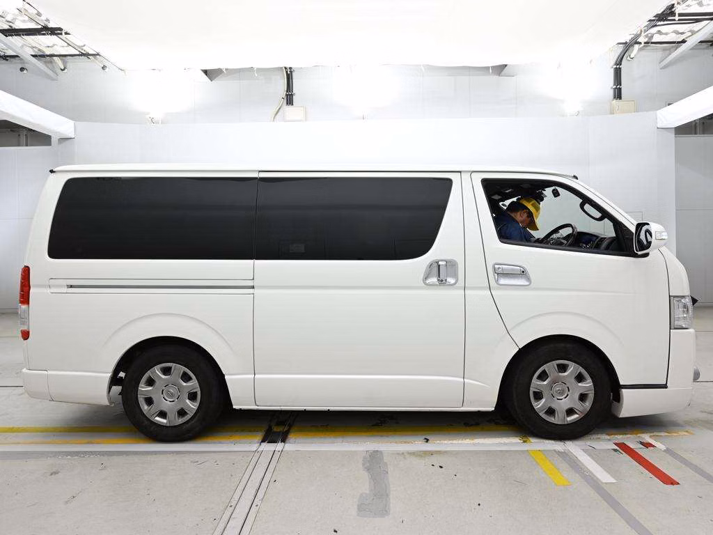 TOYOTA REGIUS ACE
