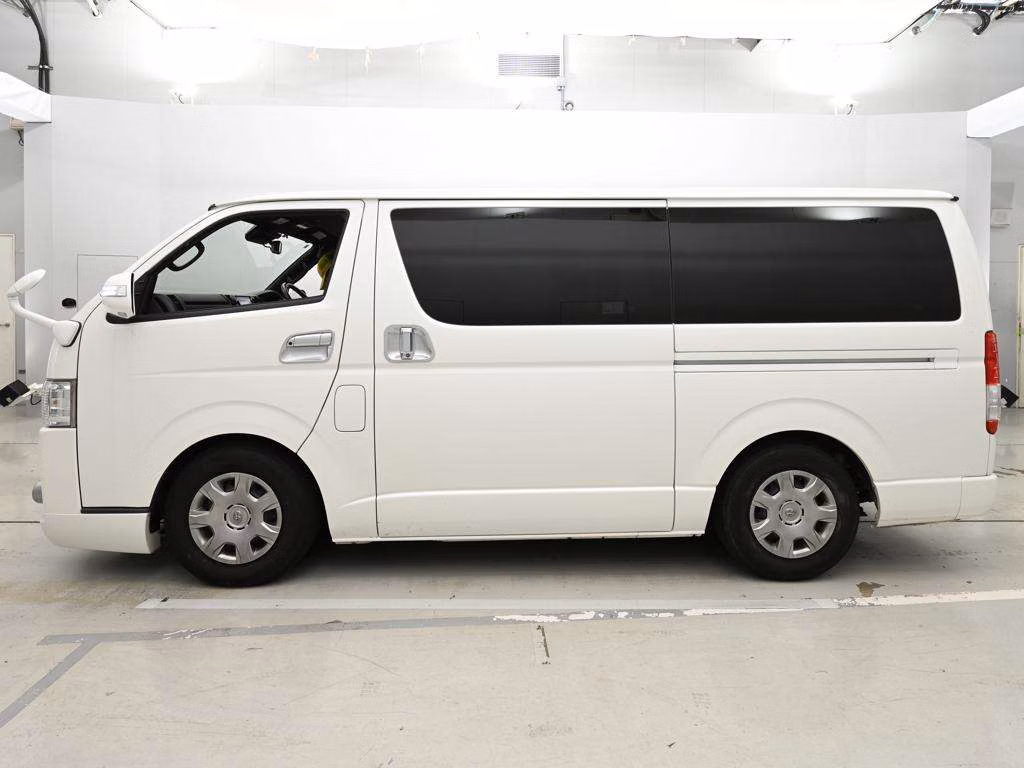 TOYOTA REGIUS ACE