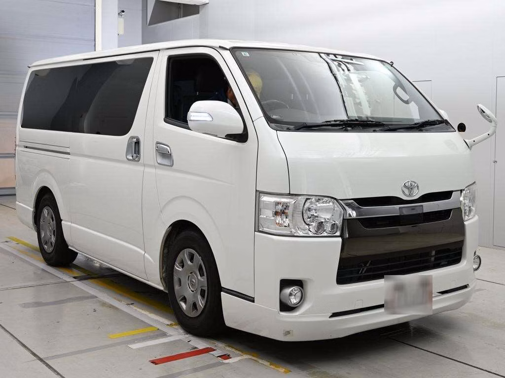 TOYOTA REGIUS ACE