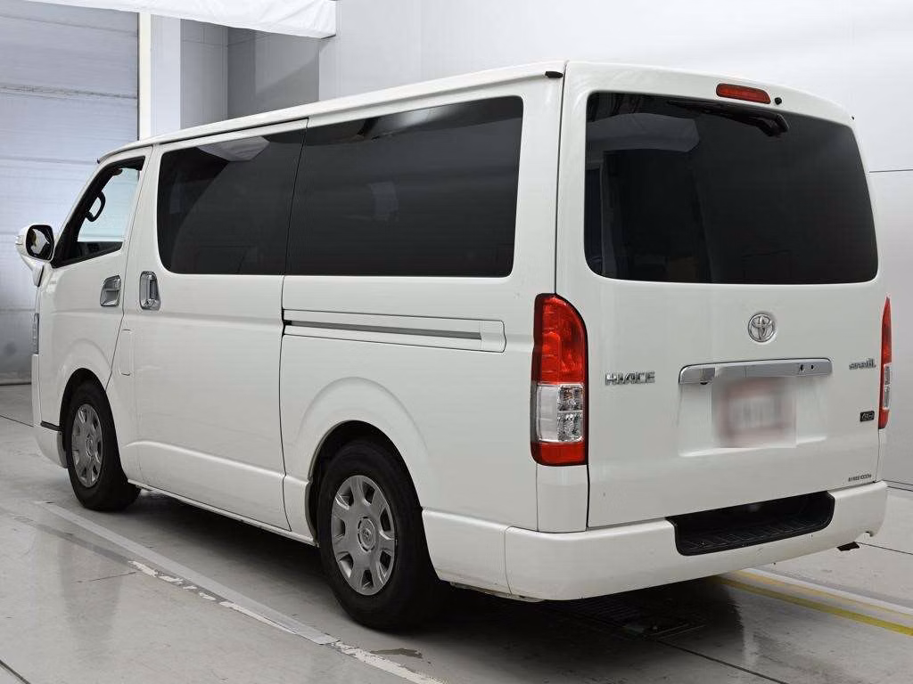 TOYOTA REGIUS ACE