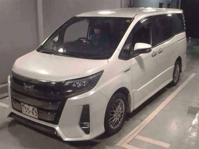 TOYOTA NOAH