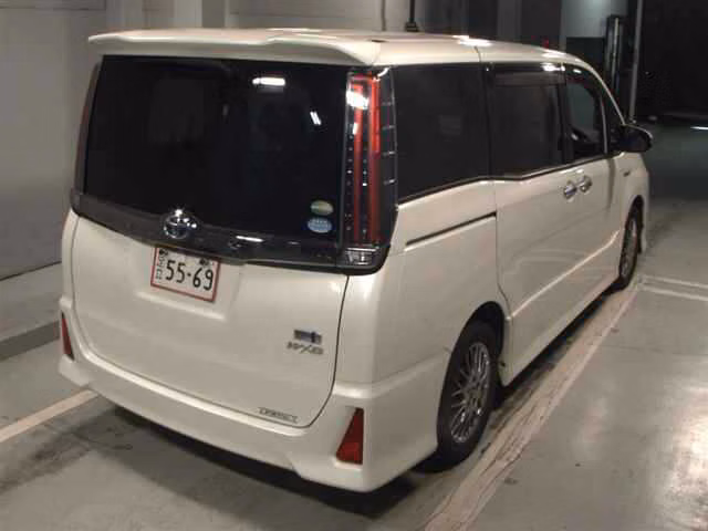 TOYOTA NOAH