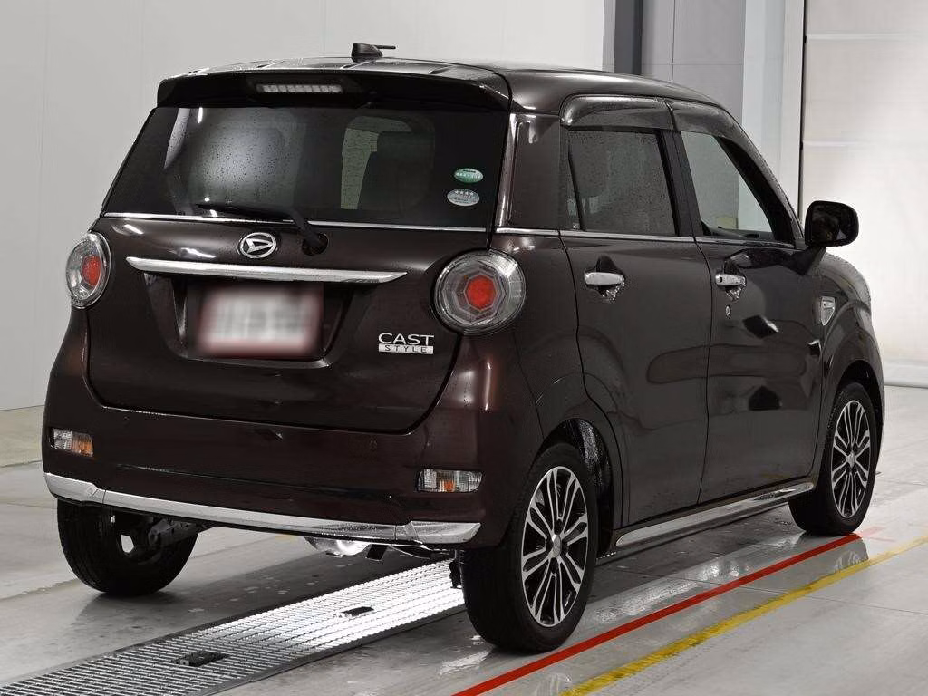DAIHATSU CAST