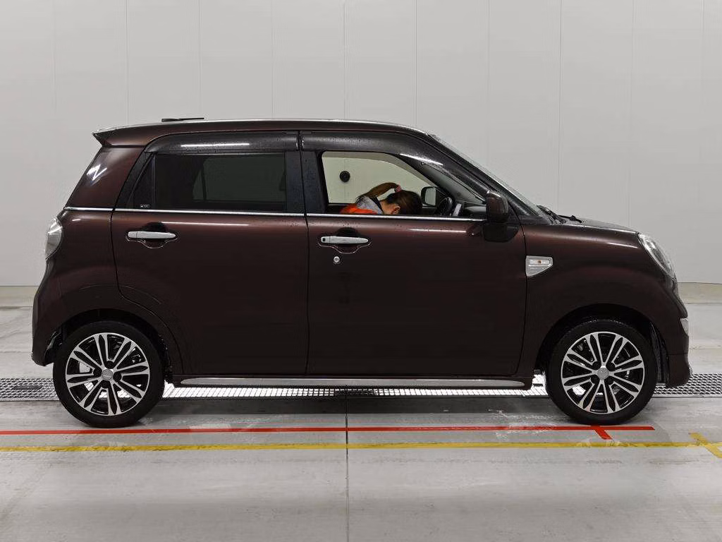 DAIHATSU CAST
