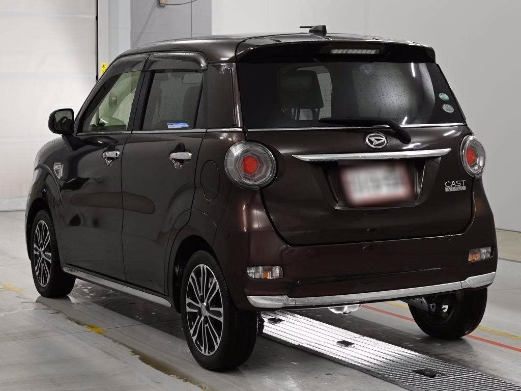 DAIHATSU CAST