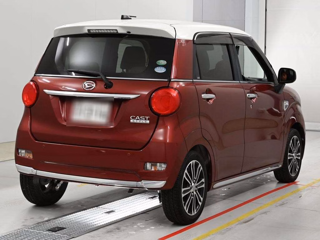 DAIHATSU CAST