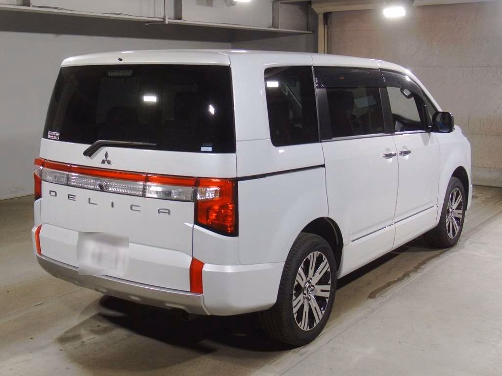 MITSUBISHI DELICA D:5