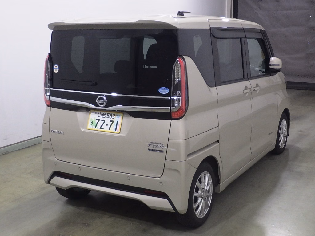 NISSAN ROOX