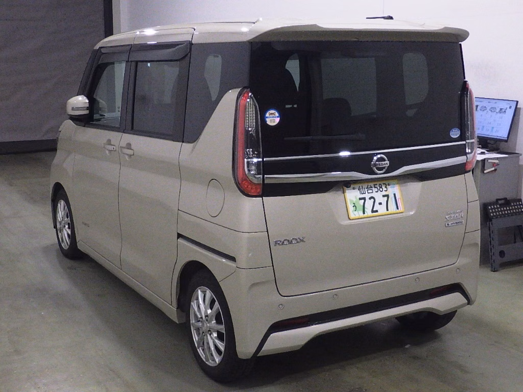 NISSAN ROOX